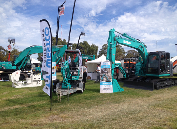 Image Kobelco At Cme Expo 1 - Kobelco Excavators