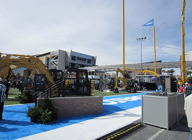 Image Kobelco Construction Machinery Usa At Conexpo 2014 9 - Kobelco Excavators
