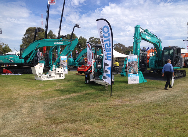 Image Kobelco At Cme Expo 3 - Kobelco Excavators