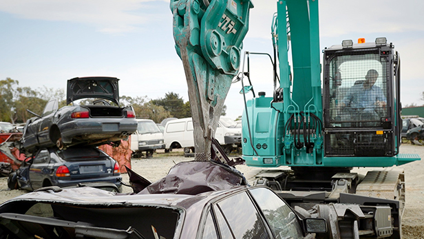 Image Kobelco Behind The Scenes Filming With Dale 1 - Kobelco Excavators