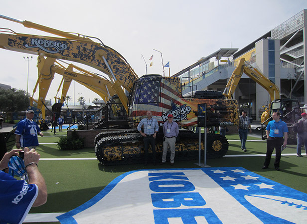 Image Kobelco Construction Machinery Usa At Conexpo 2014 6 - Kobelco Excavators