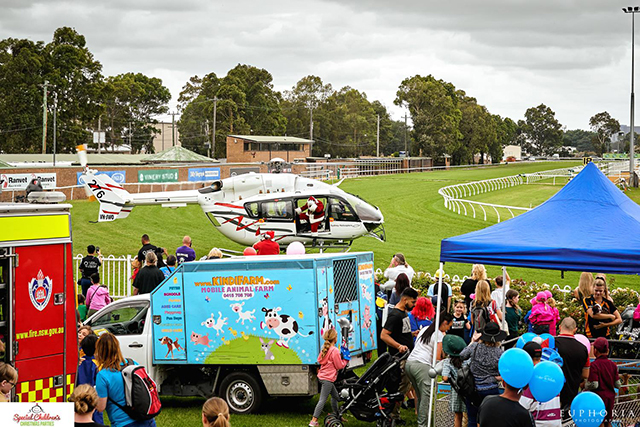 Image Kobelco Proud Gold Sponsors Of Sydney Special Childrens Christmas Party 2018 11 - Kobelco Excavators