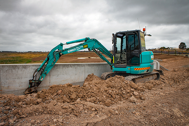 Image Sneak Peek Of Cramp'S Earthmoving 3 - Kobelco Excavators