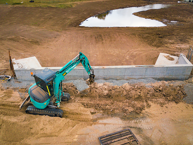 Image Sneak Peek Of Cramp'S Earthmoving 2 - Kobelco Excavators