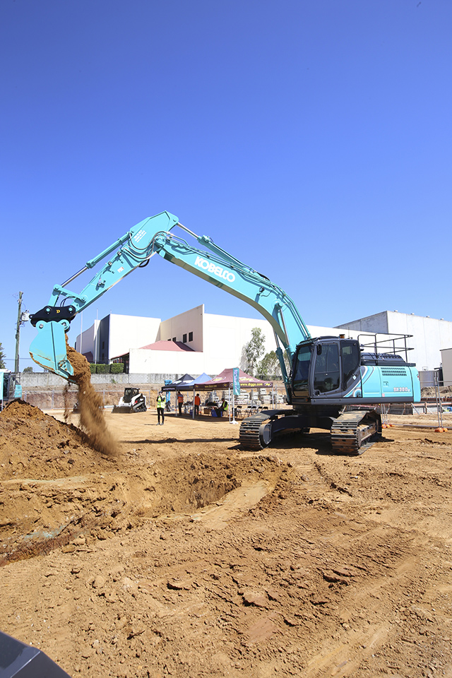 Image Eerm Test Drive Of Kobelco 30T 3 - Kobelco Excavators