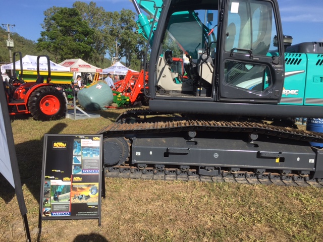 Image Kobelco &Amp; Westco Trucks Attend Fnq Field Day In Townsville 4 - Kobelco Excavators