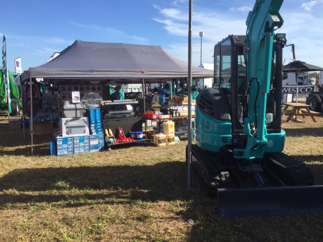 Image Kobelco &Amp; Westco Trucks Attend Fnq Field Day In Townsville 5 - Kobelco Excavators