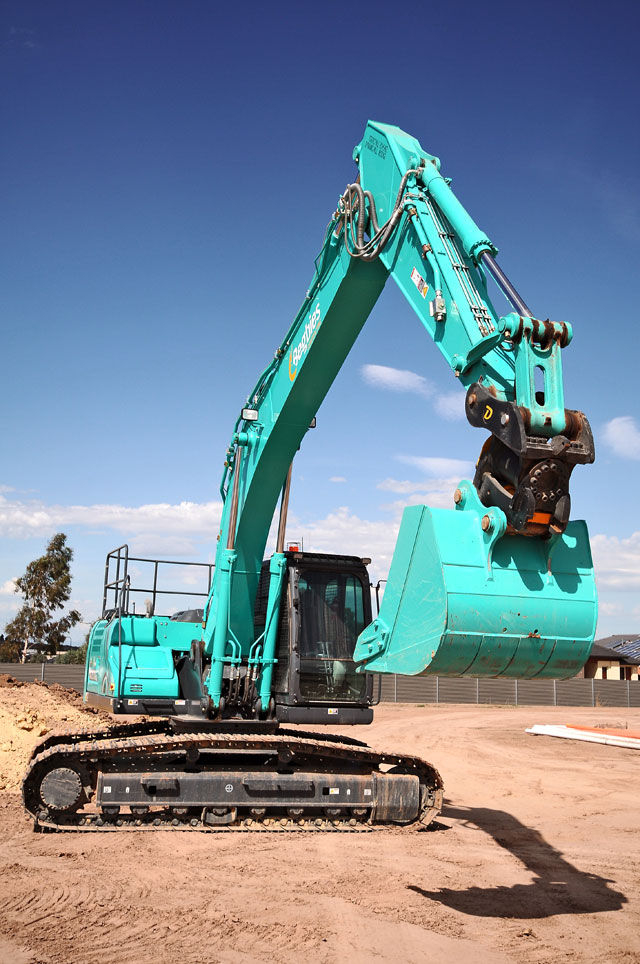 Image More Happy Snaps With First Customer To Purchase Sk210Lc-10 4 - Kobelco Excavators