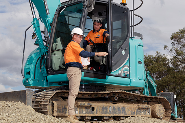 Image Pro-Dig Earthworks Talks Fuel 2 - Kobelco Excavators