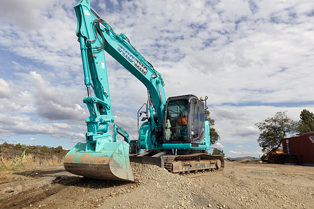 Image Pro-Dig Earthworks Talks Fuel 3 - Kobelco Excavators