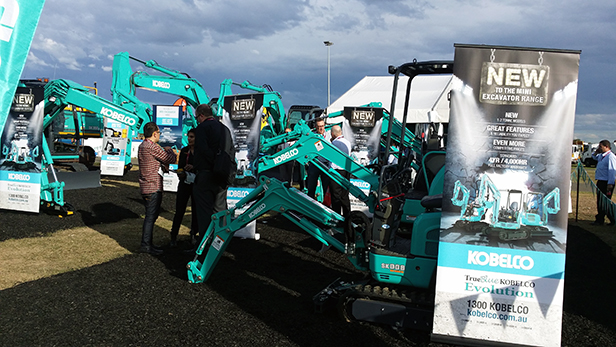 Image Snaps From Kobelco Site Civenex 2015 3 - Kobelco Excavators