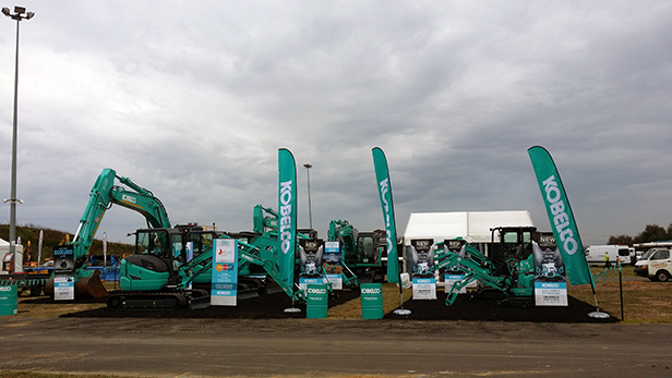 Image Snaps From Kobelco Site Civenex 2015 4 - Kobelco Excavators