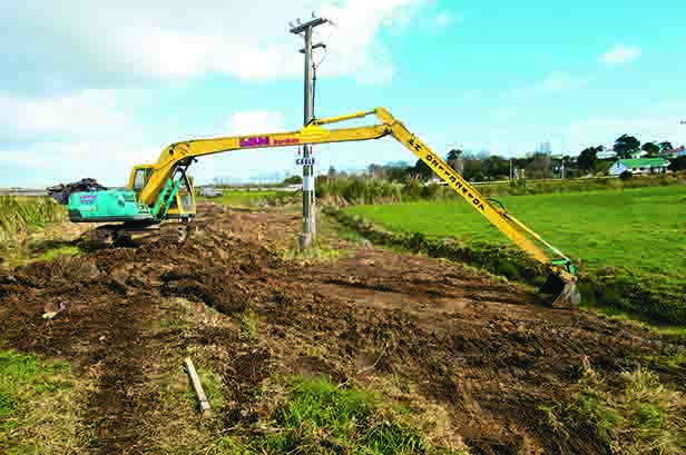 Image 10-Tonne Kobelco Sk100 Excavator Fitted With Long Reach Arm 2 - Kobelco Excavators
