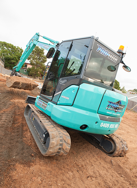 Image Photo-Shoot With Pro Dig Earthworks 2 - Kobelco Excavators