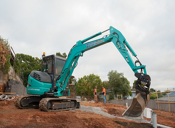 Image Photo-Shoot With Pro Dig Earthworks 4 - Kobelco Excavators