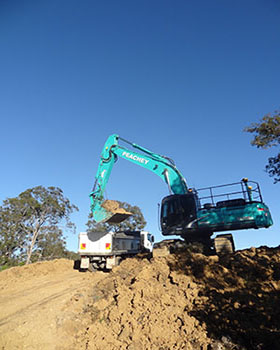 Image Featured Story On Australian Earthmoving Website 3 - Kobelco Excavators