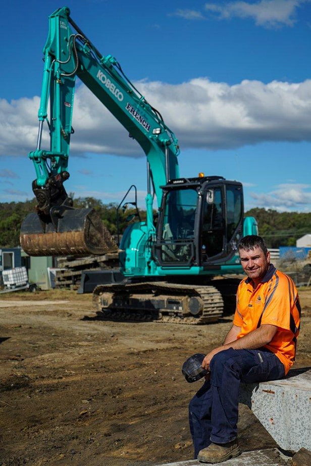 Image First Of The New Kobelco Sk135Sr-3S Arrives 1 - Kobelco Excavators