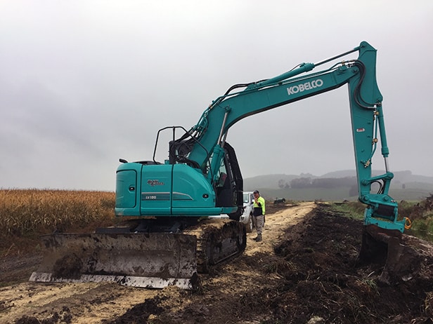 Image Kobelco Launches Unique New Excavator-Dozer Model 1 - Kobelco Excavators