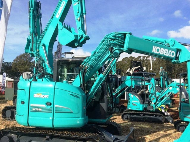Image Dlm Machinery Attends Agfest 2016 1 - Kobelco Excavators