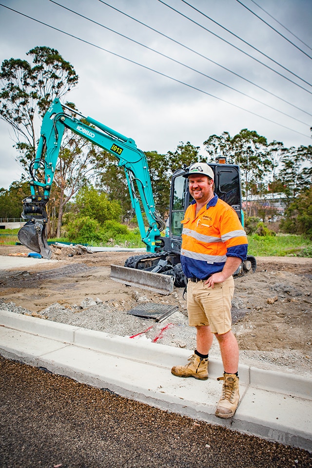 Image Sneak Peek Of Cramp'S Earthmoving 1 - Kobelco Excavators