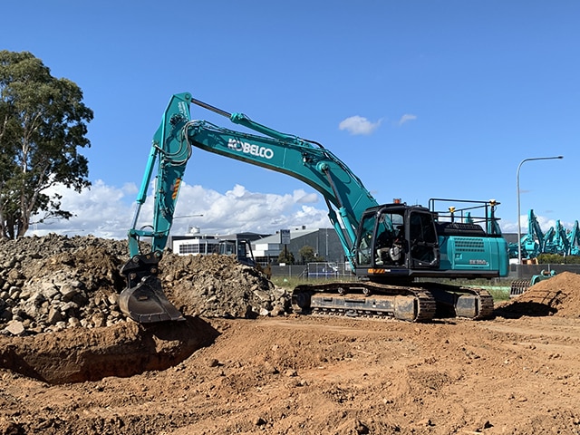 Image Kobelco Excavators With Trimble Earthworks System 1 - Kobelco Excavators