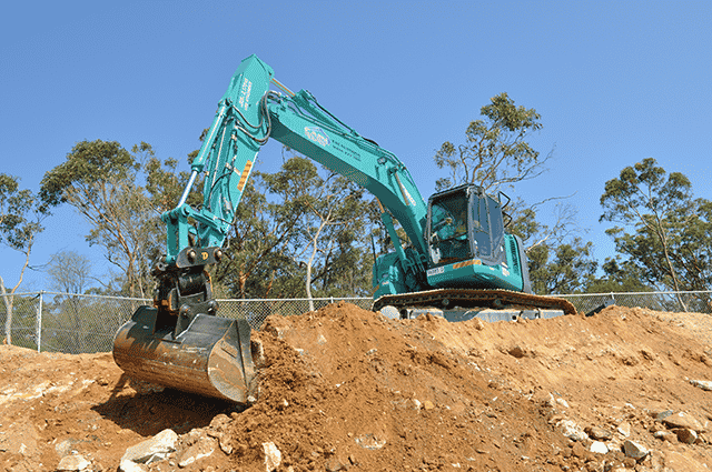 Image No Slowing Down For Cain &Amp; Day 1 - Kobelco Excavators