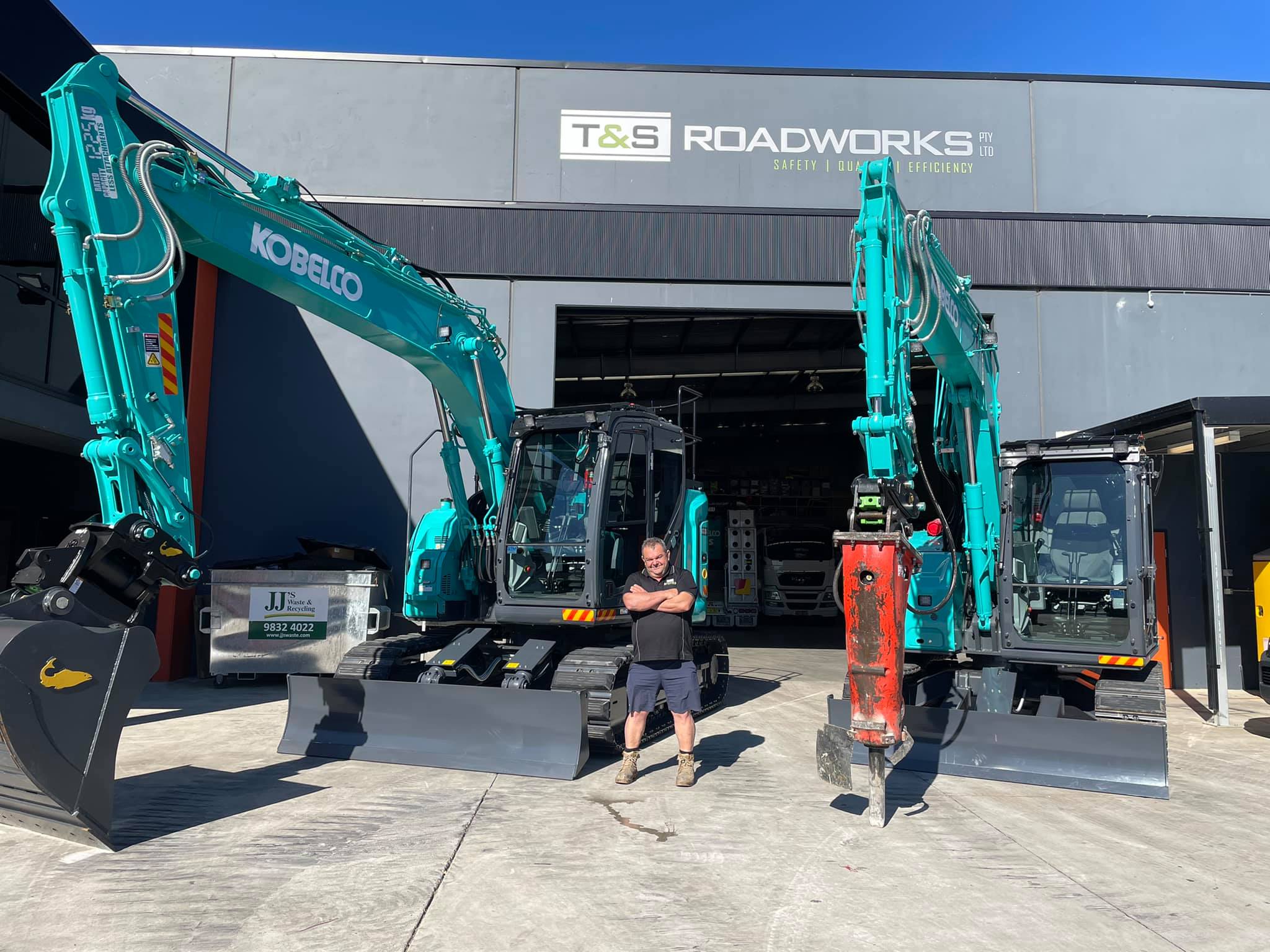 Image T&Amp;S Roadworks 1 - Kobelco Excavators