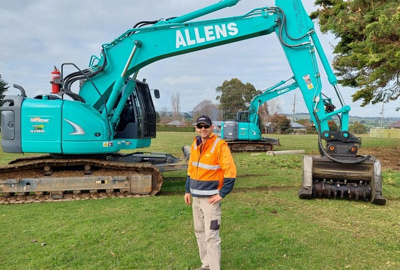 Allens Contracting Kobelco Machine On A Jobsite